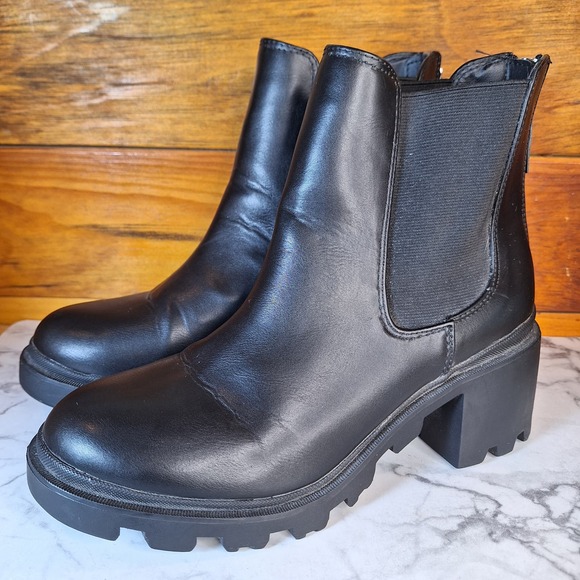 Dolce Vita Shoes - Dolce Vita Sooki Chelsea boots size 9 faux leather zipper back chunky boots